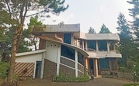 Urbanview Resort Syariah Batu Hijau Cilember Puncak